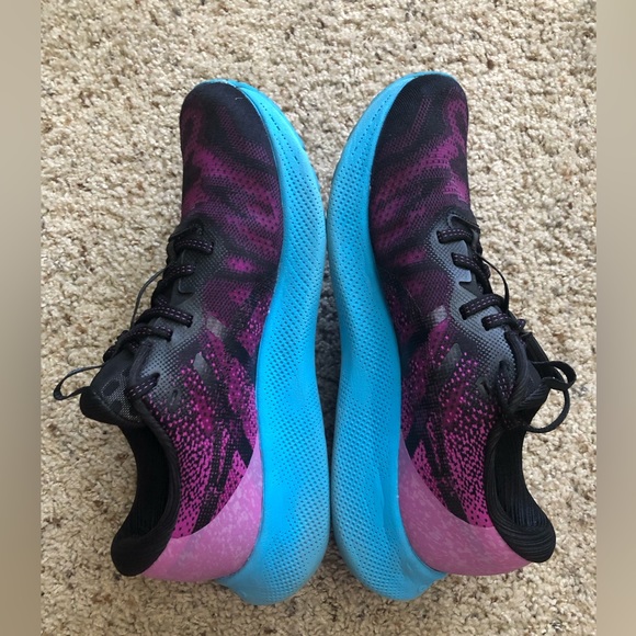 MUST GO: ASICS Gel-Nimbus Lite 2 Running Shoe - Picture 3 of 7